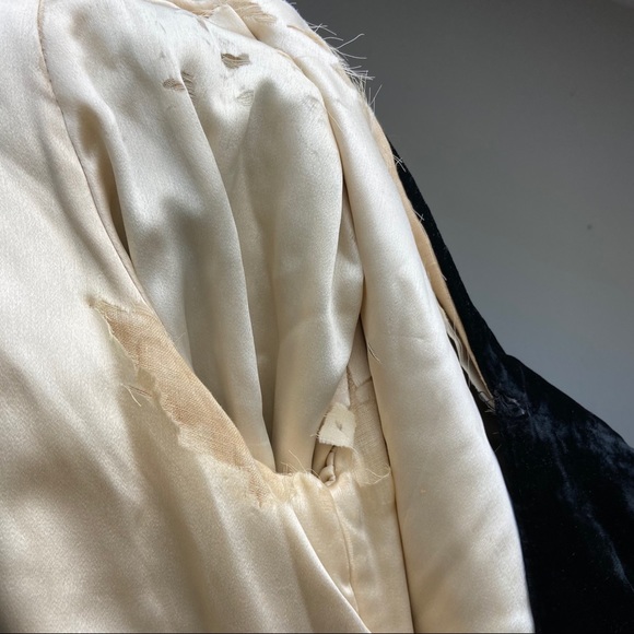 1930’s Velvet Opera Coat - Picture 12 of 13